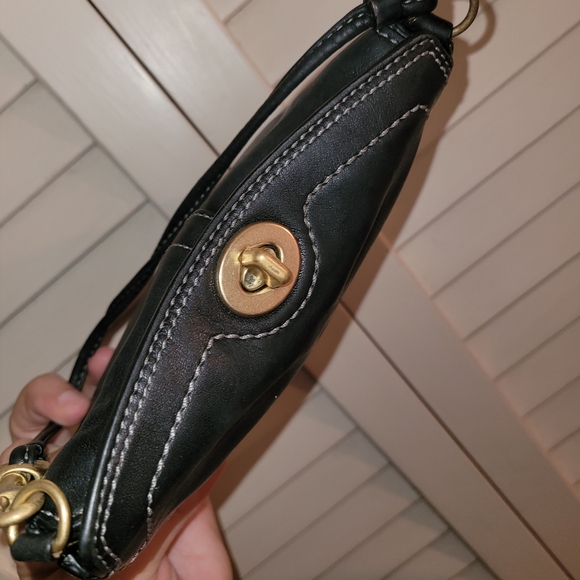 Vintage Coach Mini Turnlock Black - Picture 4 of 9